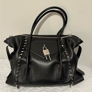 GIVENCHY MEDIUM ANTIGONA LOCK BAG IN LEATHER WITH STUDS